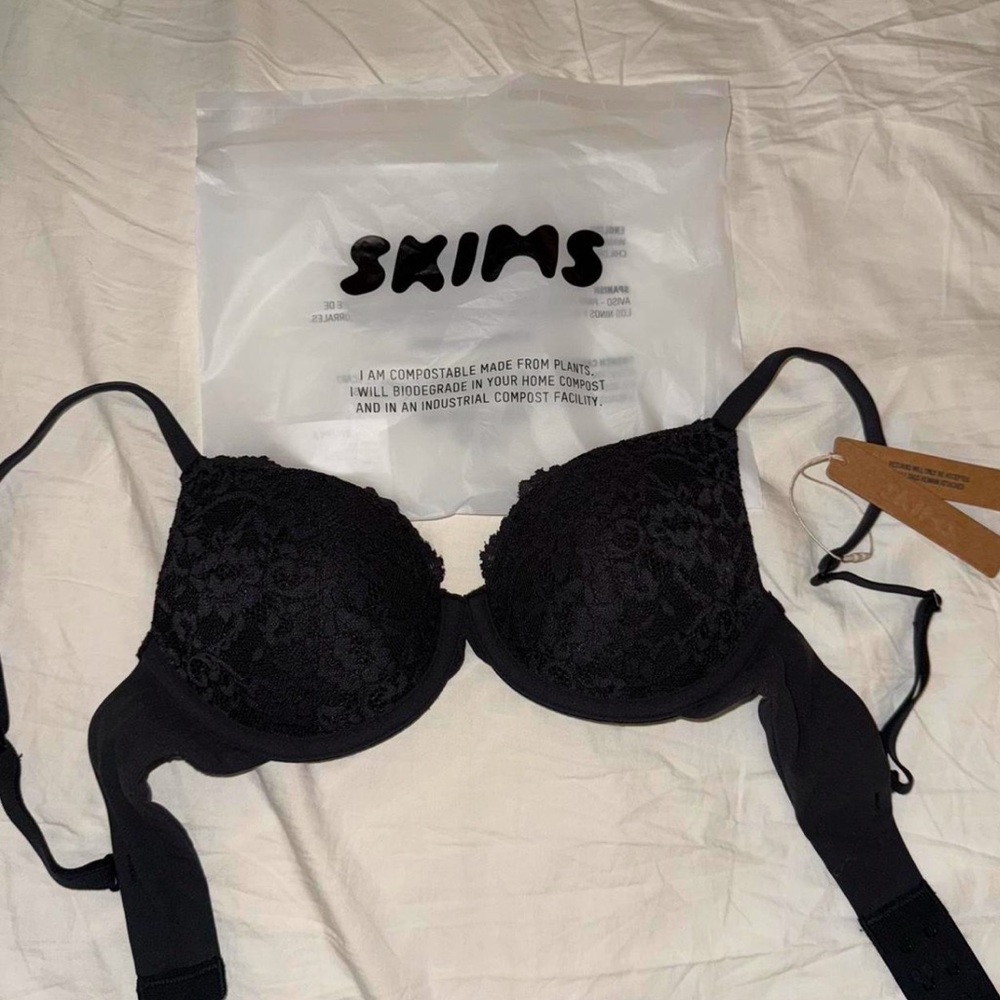 Skims fits everybody lace t-shirt bra - 32A onyx